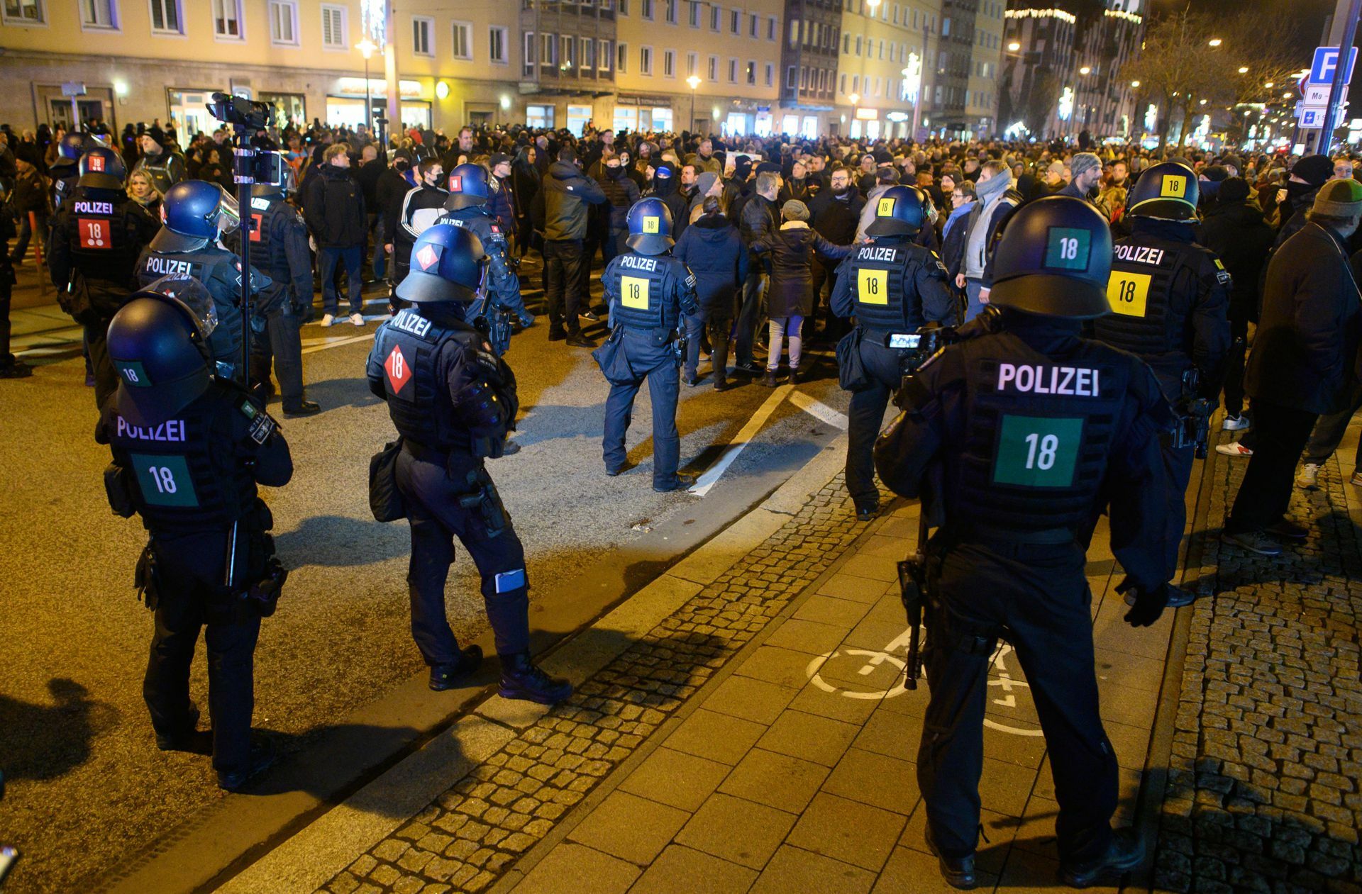Zuletzt haben die Proteste gegen die Corona-Maßnahmen – wie hier Anfang Januar in Magedburg – wieder zugenommen.
 Foto: dpa/Klaus-Dietmar Gabbert