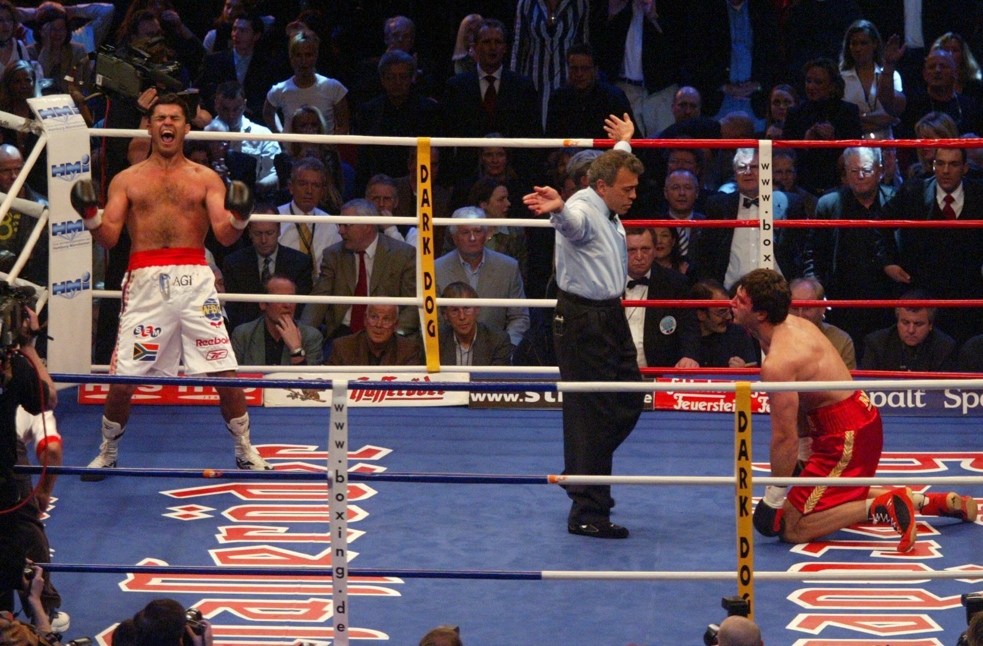 2003 heißt der Sensationssieger Corrie Sanders und kommt aus Südafrika. Der gelernte Polizist erwischt Wladimir Klitschko auf dem falschen Fuß und knockt ihn mit einem so genannten Lucky Punch aus.
 Foto: imago sportfotodienst