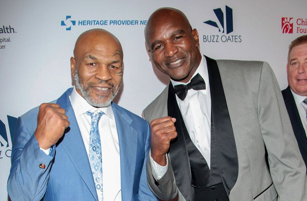 1997 biss Mike Tyson (li.) in einem legendären Fight dem Gegner Evander Holyfield im Ring einen Teil des Ohres ab. Inzwischen haben sich die beiden längst versöhnt.
Foto: www.imago-images.de