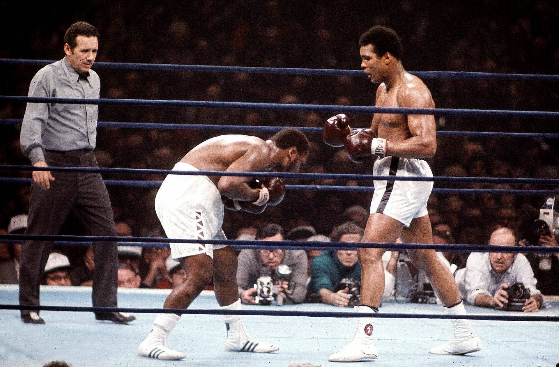 Muhammad Ali und Joe Frazier (li.) lieferten sich mehrere dramatische WM-Kämpfe. Beide sind längst Legenden ihres Sports und Mitglieder der „International Boxing Hall of Fame“.
 Foto: imago sportfotodienst