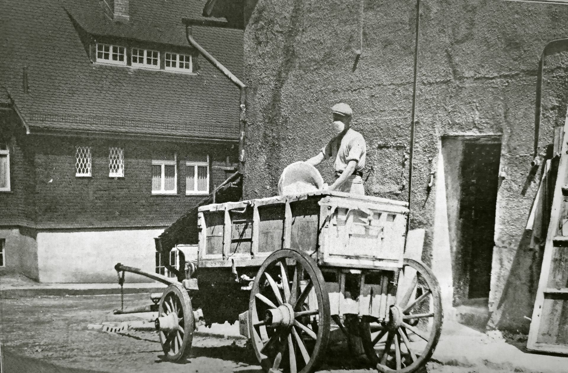 Eine Gesichtsmaske sollte die Arbeiterinnen und Arbeiter in der ersten chemischen Fabrik Württembergs im Umgang mit den giftigen Stoffen schützen.