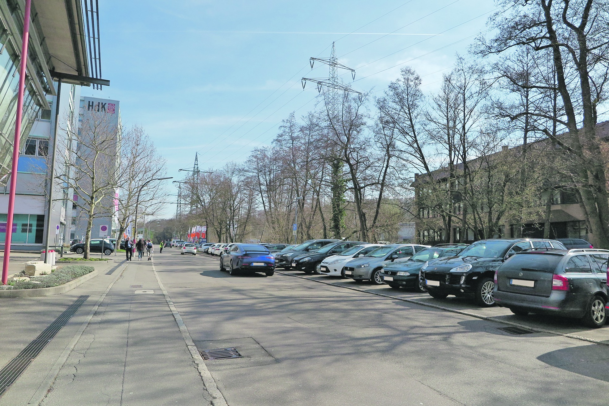 Die Schwertstraße im Bereich der Häuser der Konfektion und der Messehalle als Einbahnstraße: So stellen sich die Planer unter anderem die neue Verkehrsführung im Sindelfingen Osten vor. Bild: Groß