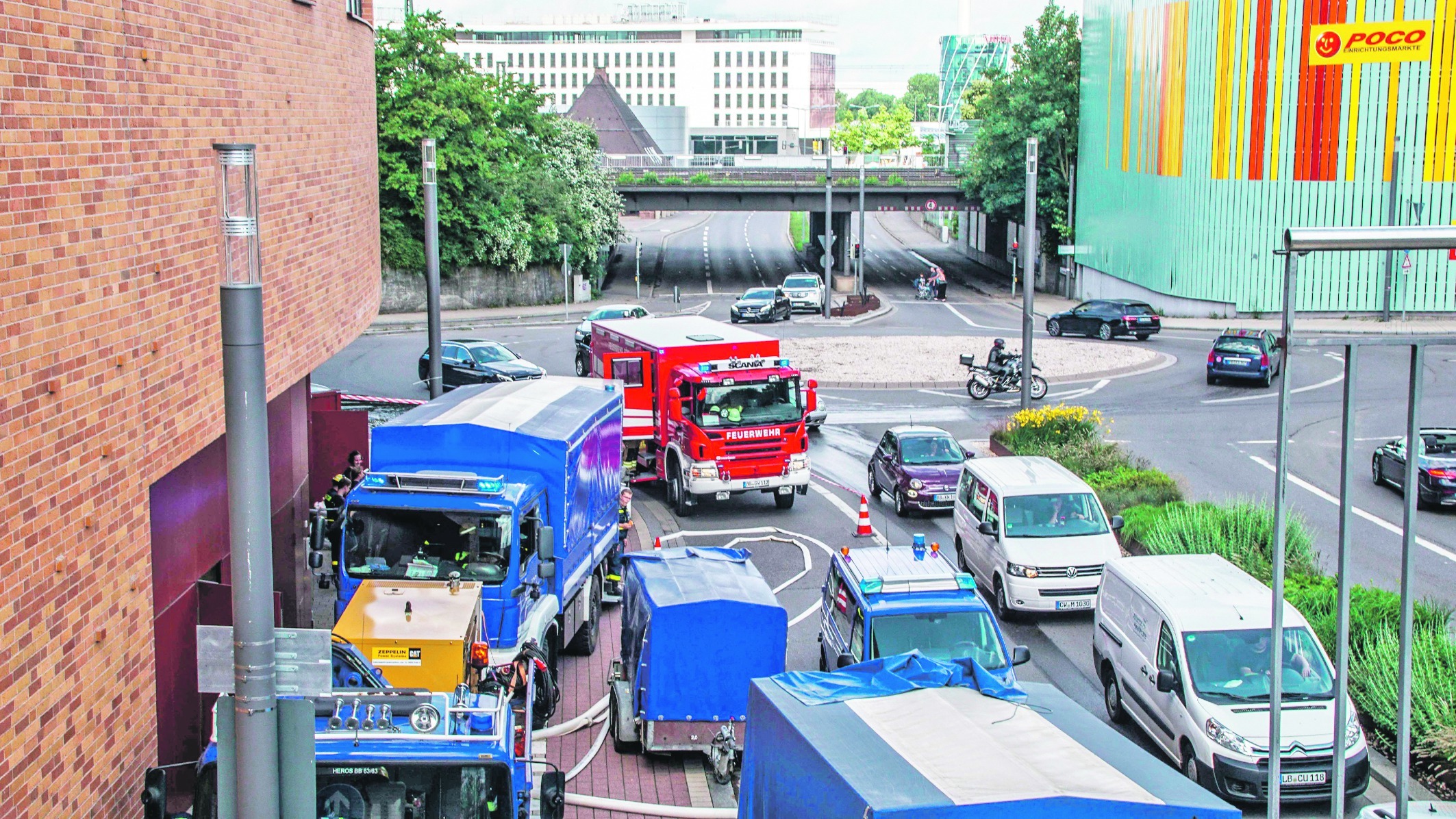 Auch zu den Mercaden mussten die Böblinger Feuerwehr und das Technische Hilfswerk ausrücken. Bild: SDMG/Dettenmeyer