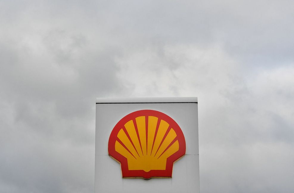 Der Ölkonzern Shell wurde in Den Haag dazu verurteilt, seinen CO2-Ausstoß bis 2030 deutlich zu verringern. Geklagt hatten Umweltschützer. Foto: AFP/Ben Stansall