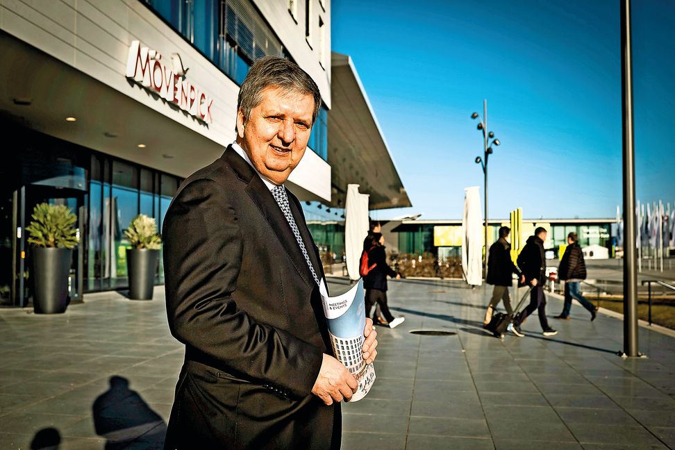 Hotelchef Jürgen Köhler. Bild: Lichtgut/Zweygarth Lichtgut/Achim Zweygarth