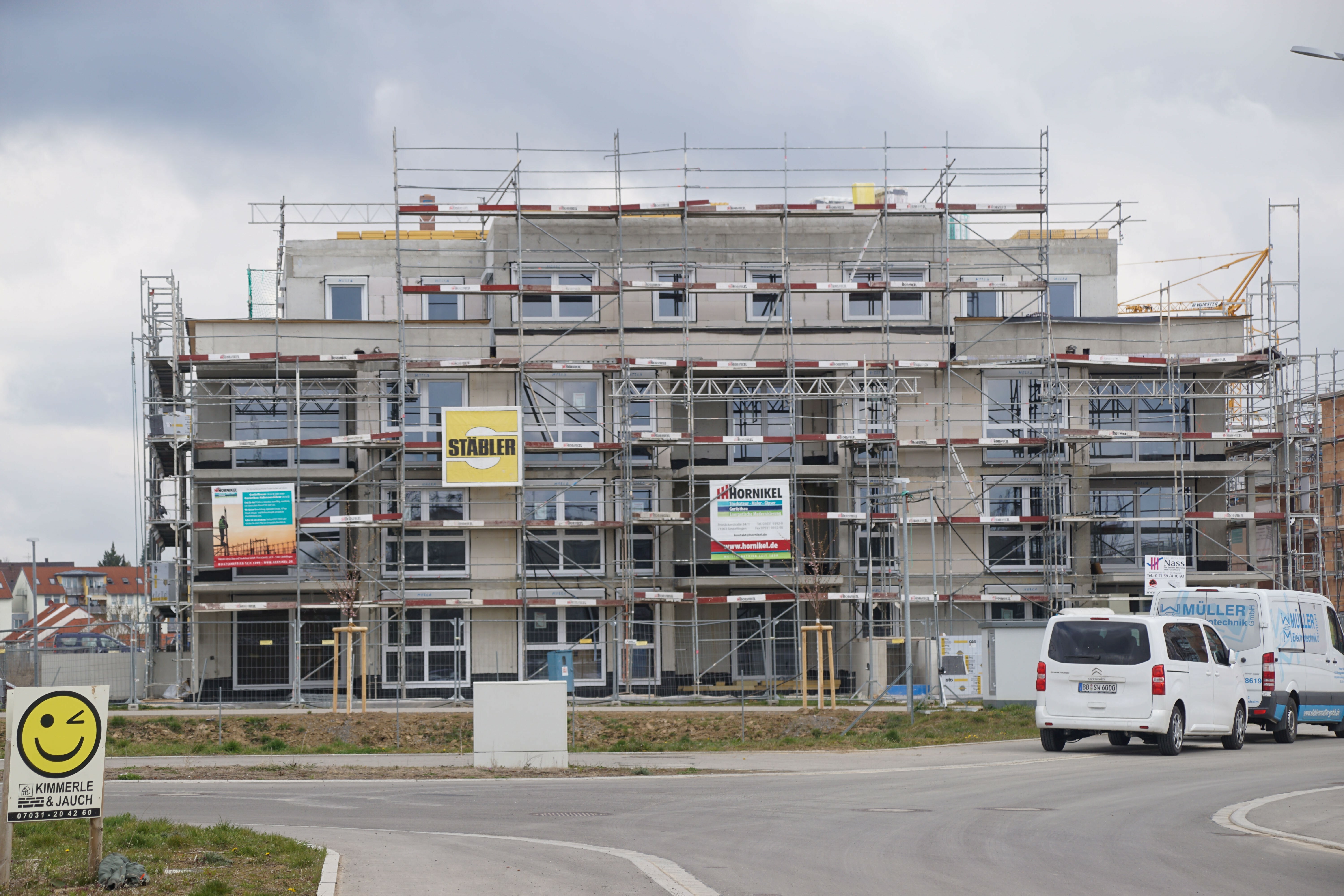 Wie im Handlungsprogramm Wohnen beschlossen, hat die Stadt Sindelfingen eine bindende Quote für geförderten Wohnraum von 20 Prozent vereinzelt schon angewendet, wie im Maichinger Neubaugebiet Allmendäcker II (das SZ/BZ-Bild) oder auch beim Lidl-Projekt in der Mahdentalstraße. Nun geht es darum, dass für alle künftigen Wohnbauprojekte eine verbindliche Quote festgelegt wird und wie.  Bild: Dettenmeyer
