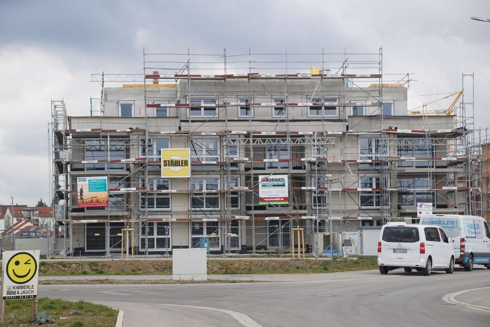 Wie im Handlungsprogramm Wohnen beschlossen, hat die Stadt Sindelfingen eine bindende Quote für geförderten Wohnraum von 20 Prozent vereinzelt schon angewendet, wie im Maichinger Neubaugebiet Allmendäcker II (das SZ/BZ-Bild) oder auch beim Lidl-Projekt in der Mahdentalstraße. Nun geht es darum, dass für alle künftigen Wohnbauprojekte eine verbindliche Quote festgelegt wird und wie.  Bild: Dettenmeyer