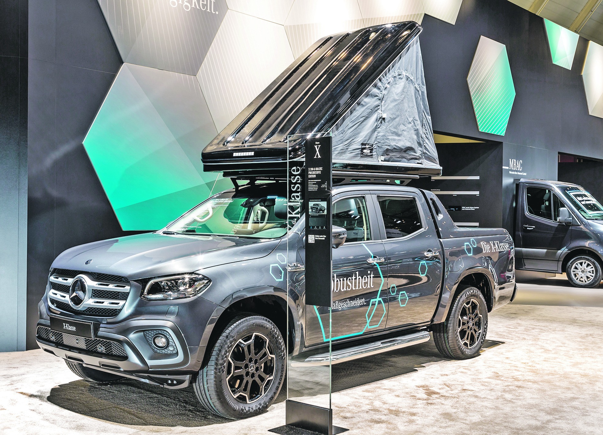 Auch die X-Klasse bietet sich für den Ausbau zum Camping-Fahrzeug an. Bilder: z