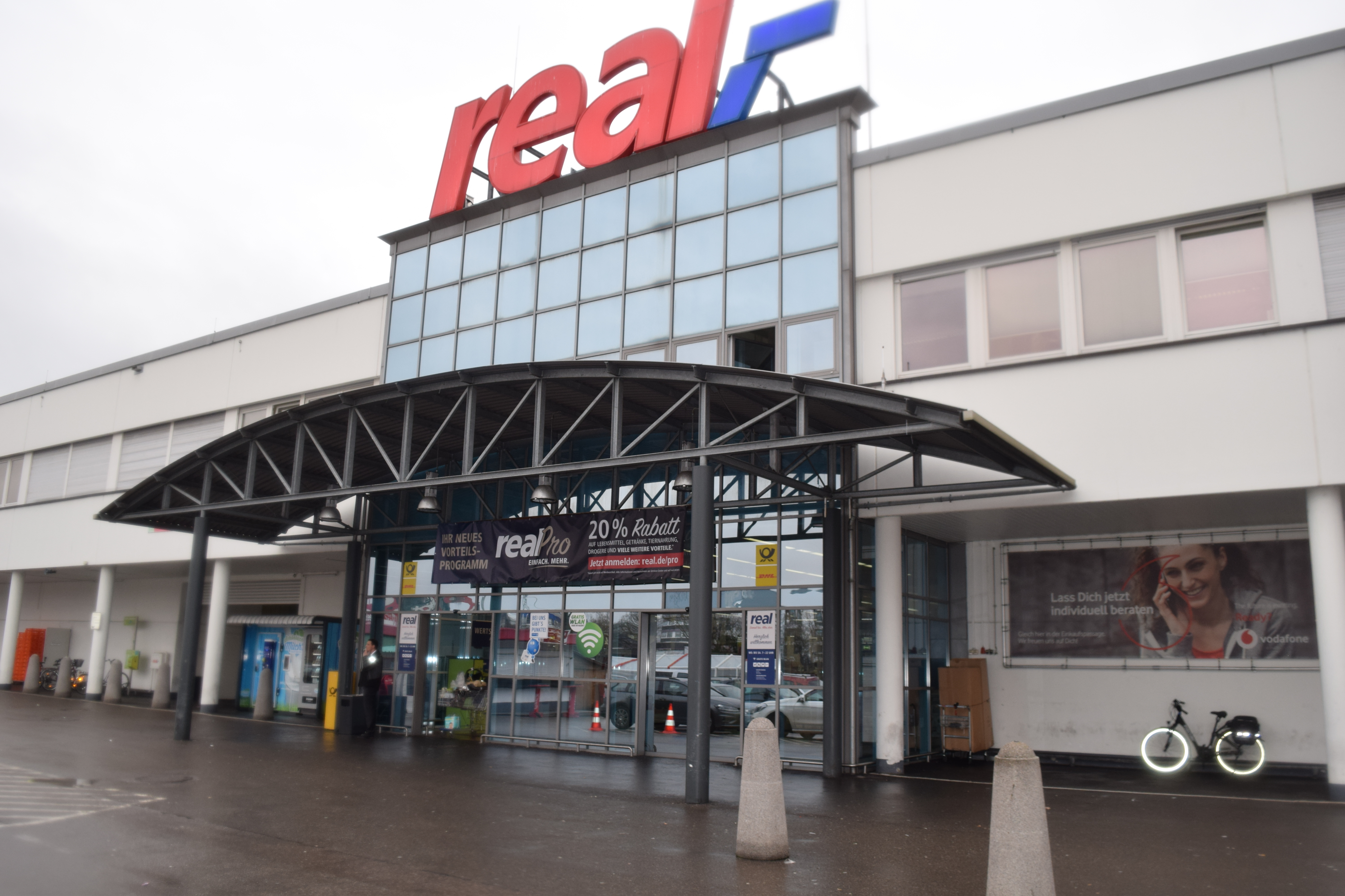 Real-Markt auf der Hulb.  Bild: z