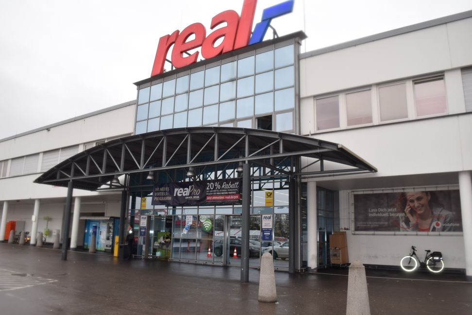 Real-Markt auf der Hulb.  Bild: z