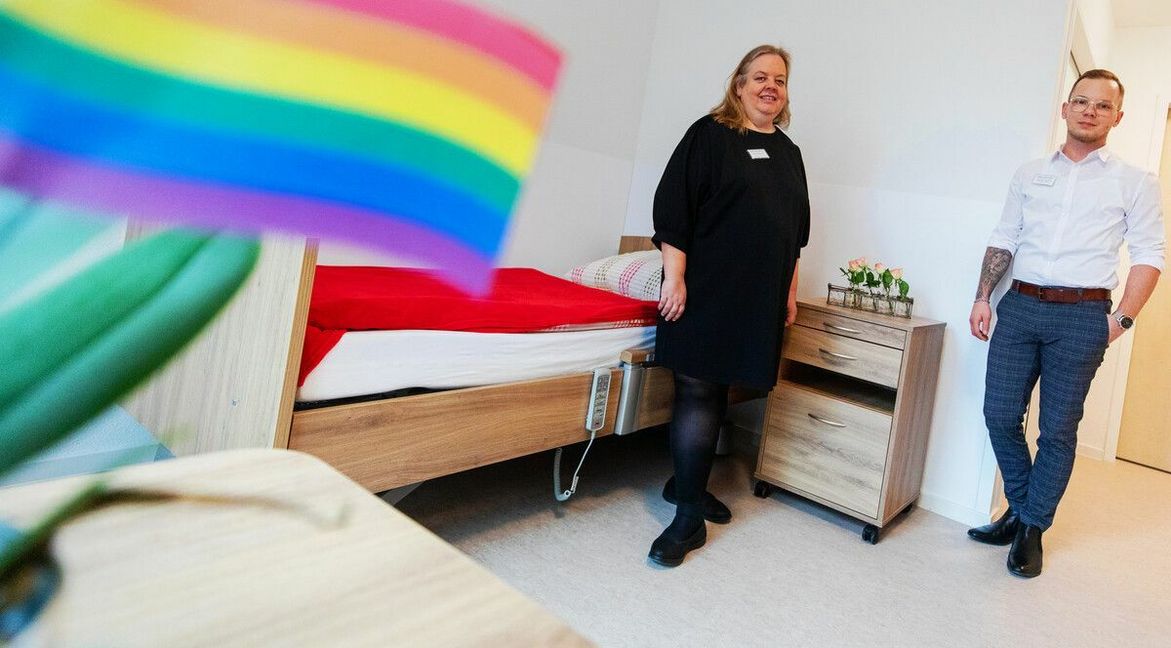 Haben das Konzept mitentwickelt: die Einrichtungsleiterin Skali Zimborski und der Pflegedienstleiter Emanuel Papoutsis. Foto: Lg/Christoph Schmidt