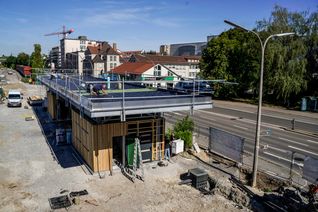 Arbeiten am neuen Mobilitätspunkt am Sindelfinger Bahnhof.    Bild: Dettenmeyer