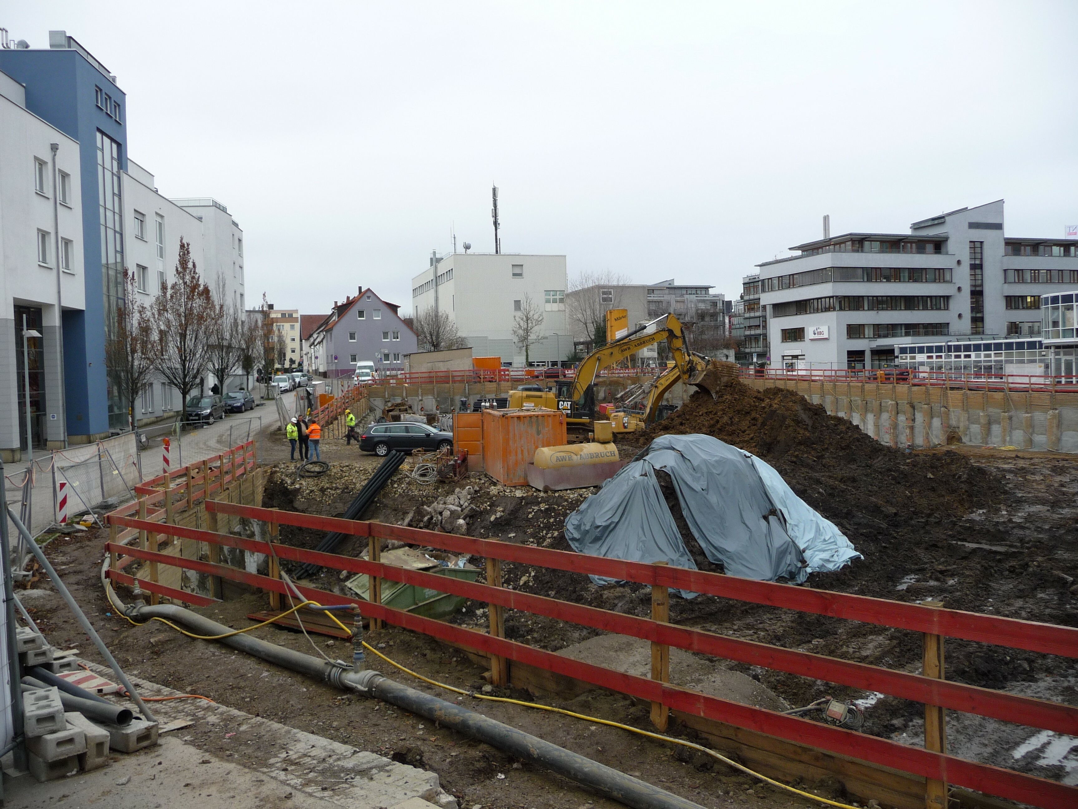 Innenstadt-Verdichtung: Auf dem Klett-Areal an der Böblinger Bahnhofstraße entsteht eine Wohn- und Geschäftshaus. Bild: Reichert