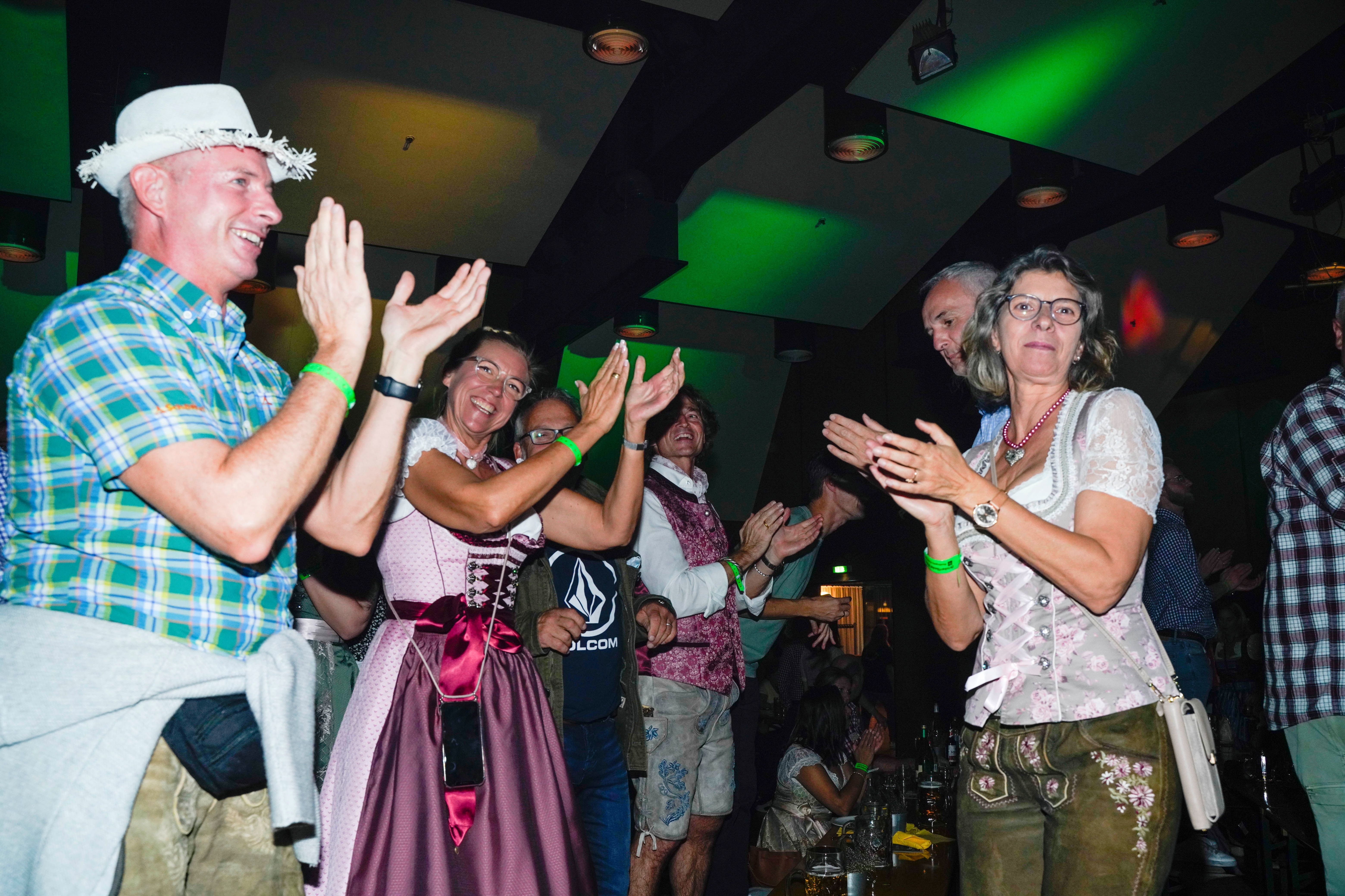 Rund 650 Besucher haben es beim „Oktoberfäschd“ der Musikkapelle Maichingen krachen lassen. Bild: Dettenmeyer