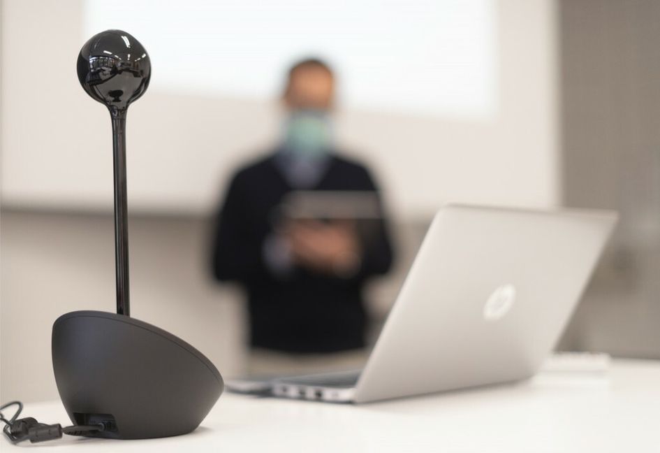 Mit der Webcam können die Schüler im Livestream dem Unterricht folgen und selbst Wortbeiträge liefern und ist so ein wichtiges Hilfsmittel für alle Lehrer der GDS1.