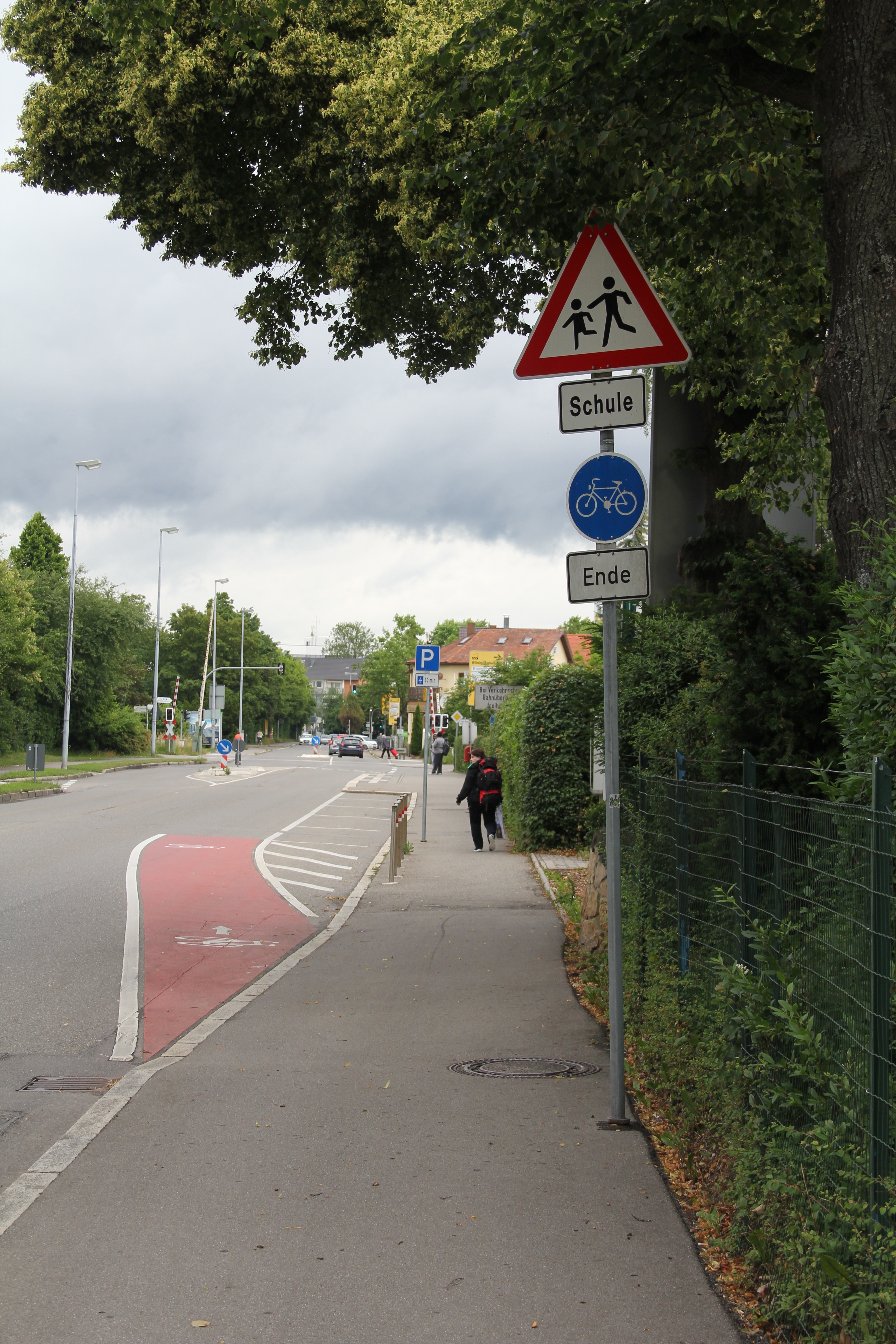 Weiterhin problematisch: Ende des Radwegs auf Höhe Eisenmann. Bild: Oberdorfer