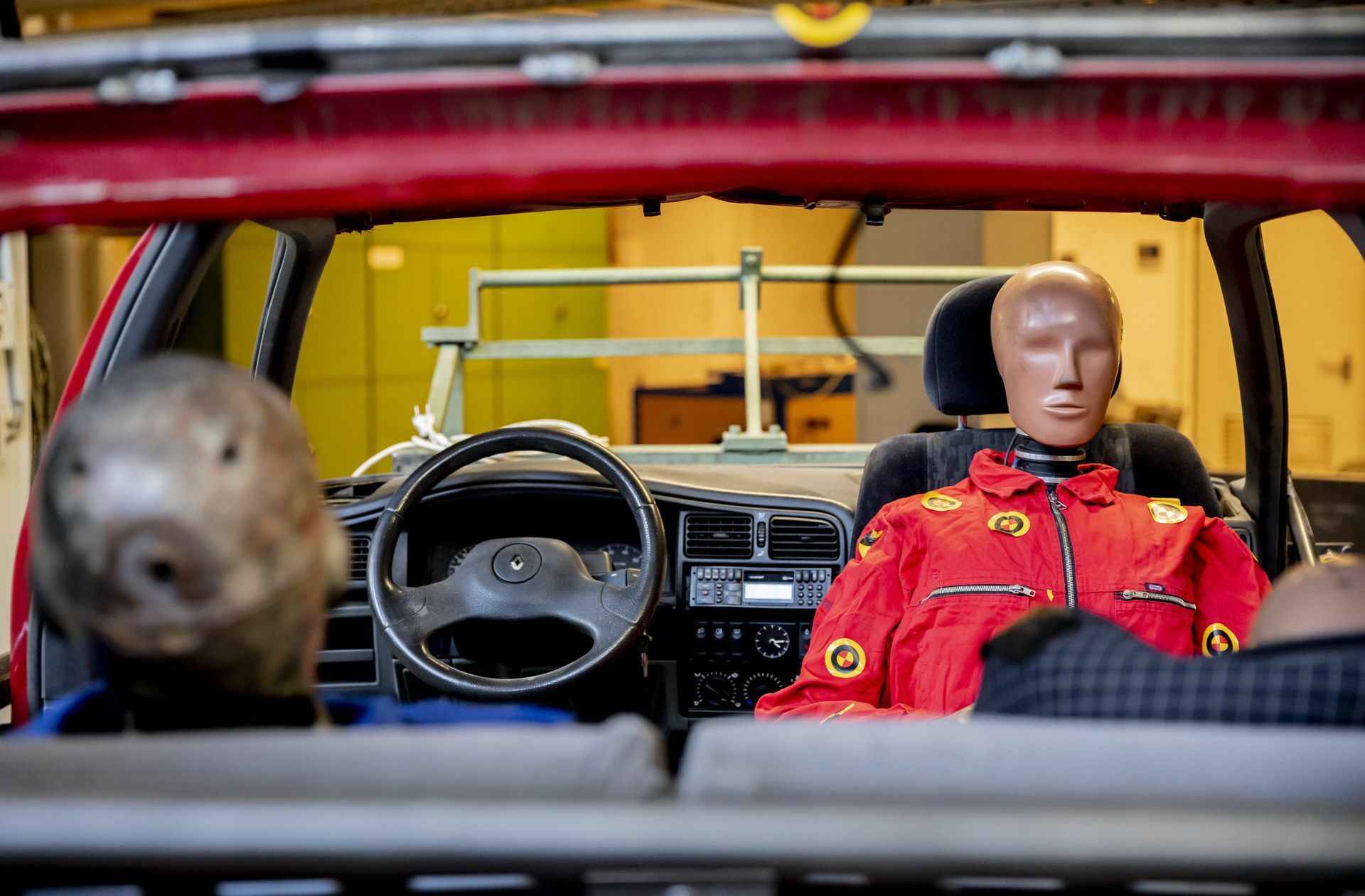 Der Durchschnittsdummy ist 1,78 Meter groß und wiegt 80 Kilo. Er ist die Norm in vielen Testlaboren. Foto: picture alliance/dpa