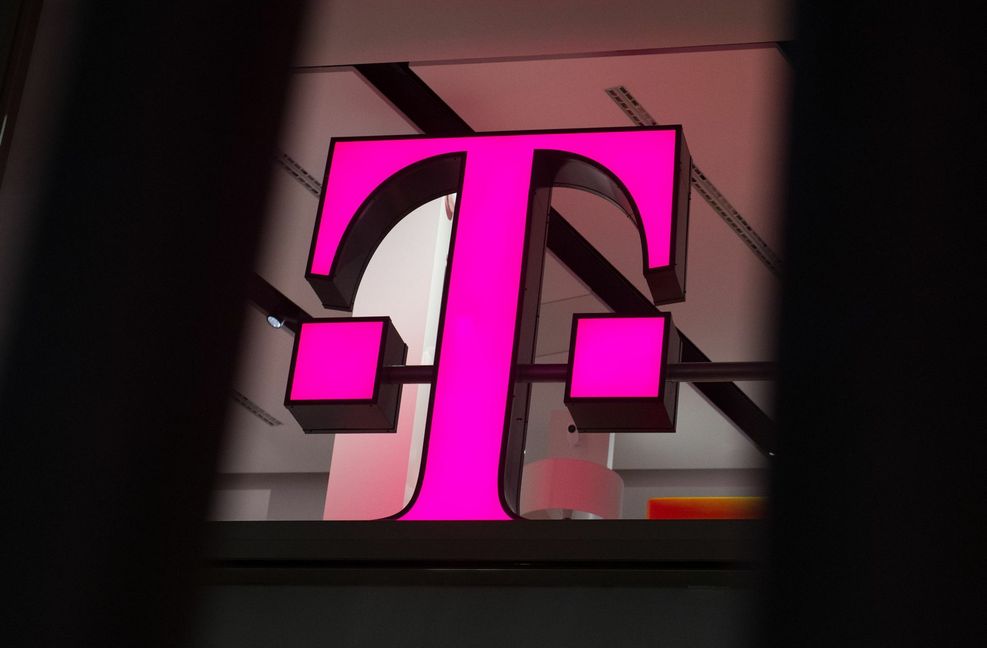 Die Telekom muss bald ihre Handy-Tarife überarbeiten.
 Foto: dpa/Rainer Jensen