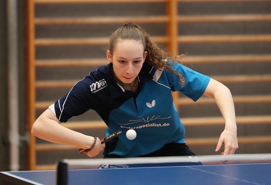 Mareike Spiess an der Platte.Bild: Arnold/z