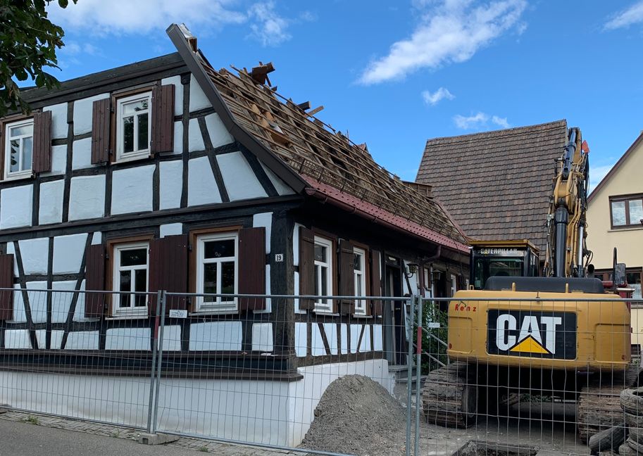 So sieht das Fachwerkhaus in der Ehninger Schulstraße inzwischen aus.    Bild: Privat