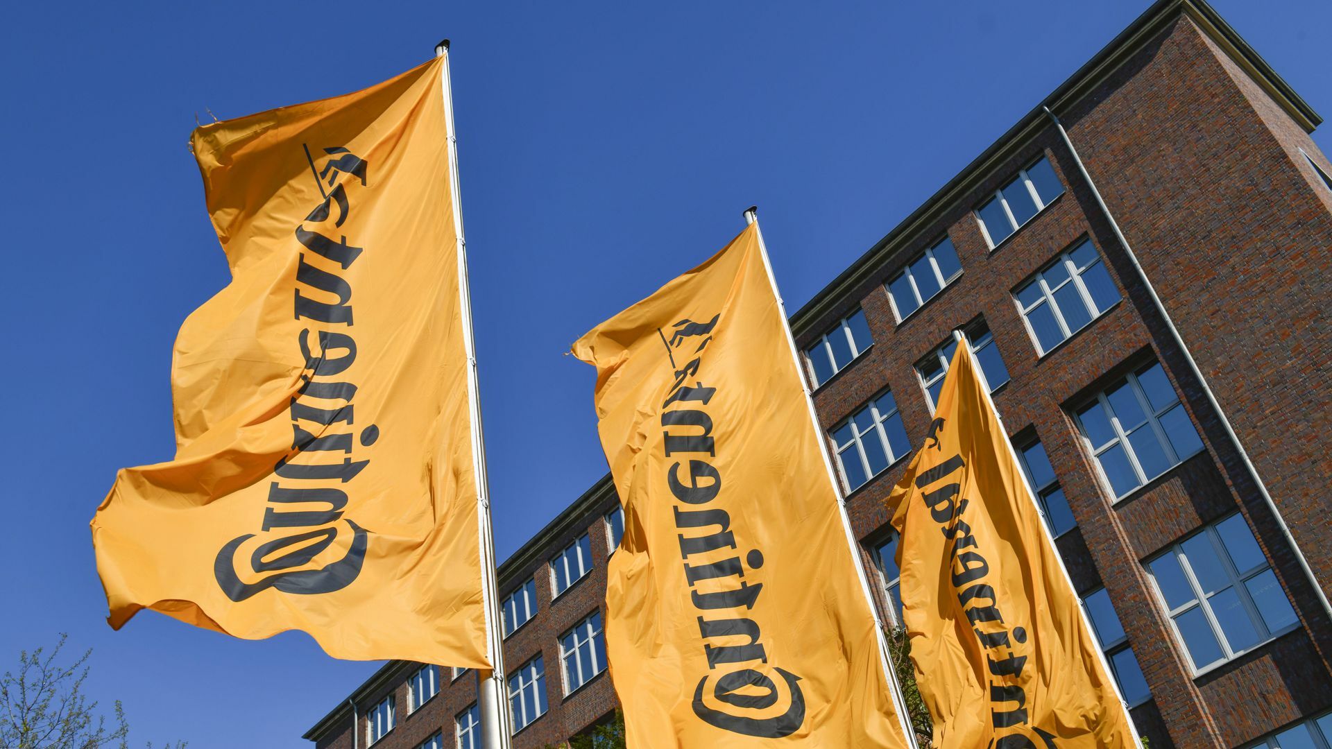 Der Autozulieferer und Reifenhersteller Continental will seine kränkelnde Autozuliefersparte mit tausenden Stellenstreichungen wieder rentabel machen.