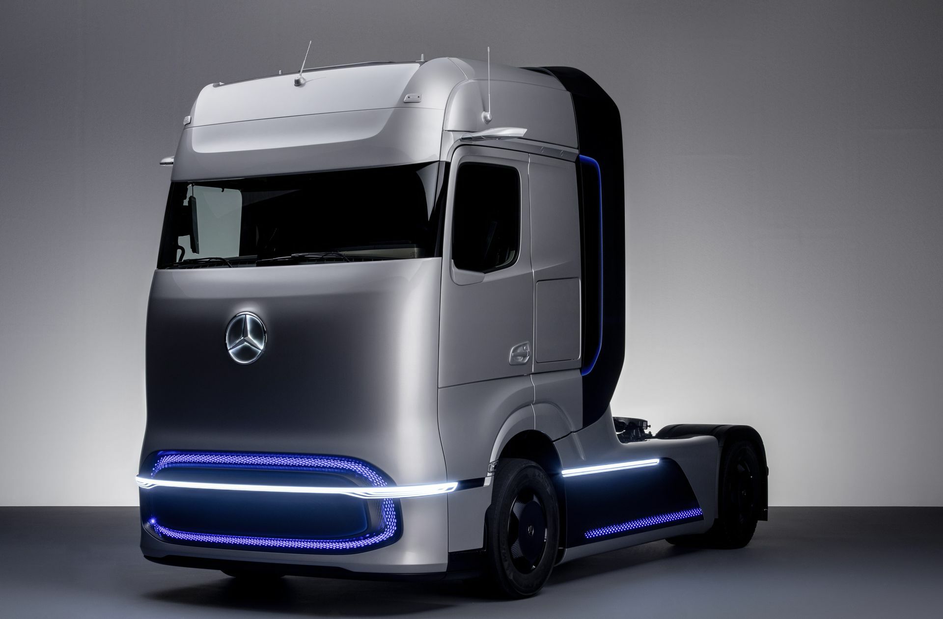 Mit dem Mercedes-Benz GenH2 Truck hat Daimler Truck ein Konzept für ein brennstoffzellenbetriebenes Langstreckenfahrzeug entwickelt.
 Foto: Daimler Truck AG