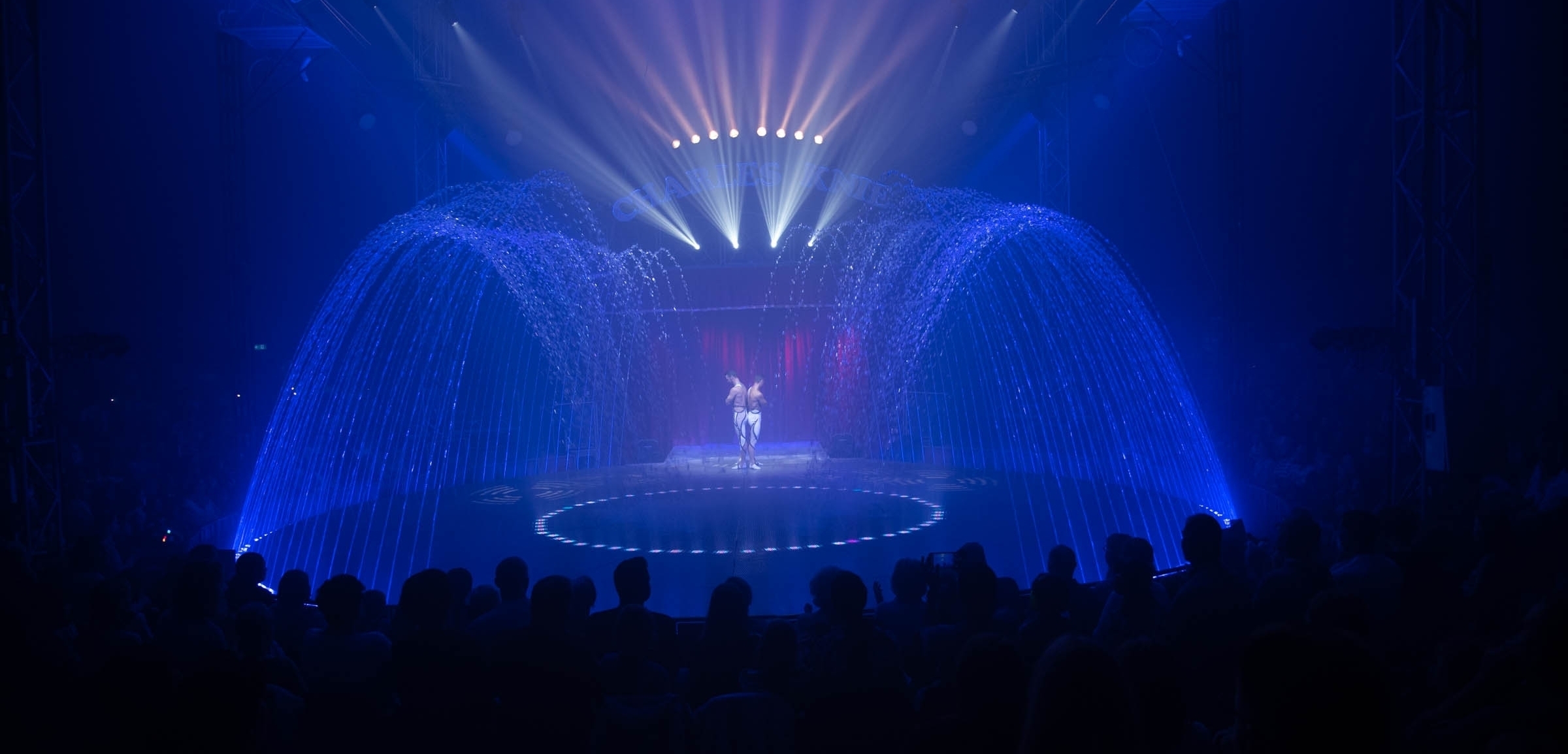 Die Kombination von Wassershow und Artistik faszinierte bereits im vergangenen Jahr das Publikum. Bild: Nüßle