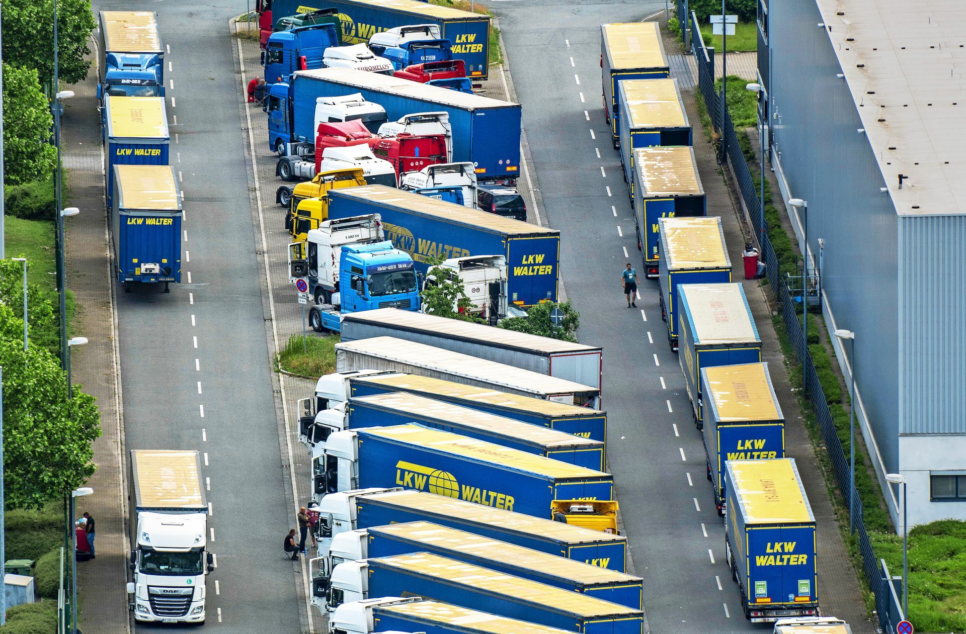 Die Auftragsbücher der meisten Speditionen sind gut gefüllt. Auch deshalb können die Transportunternehmen die gestiegenen Preise an ihre Kunden weiterreichen.