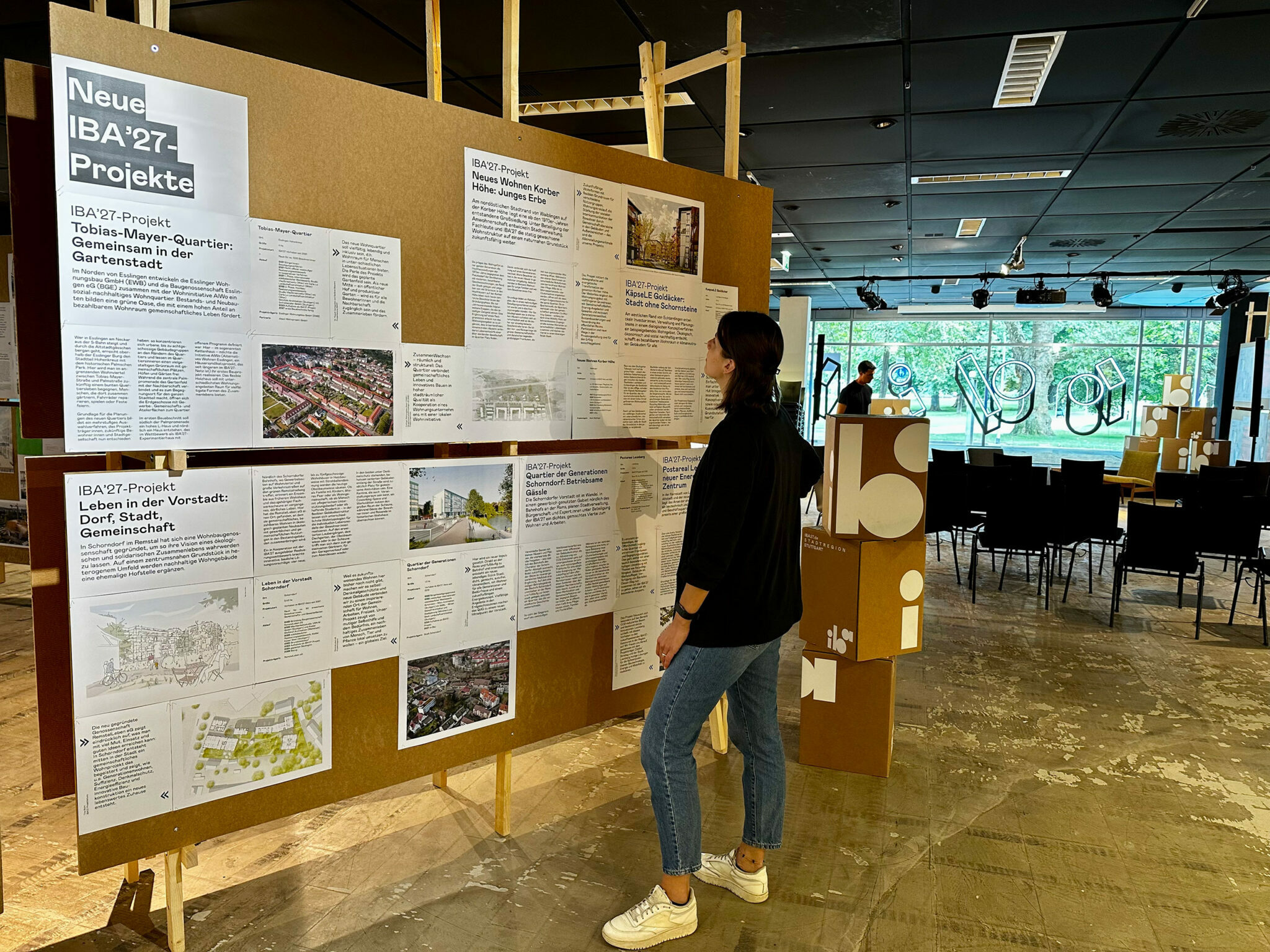Bis 23. Septmber kann man sich in der IBA-Festivalzentrale in Stuttgart über die Projekte der Internationalen Bauausstellung informieren. Bild: IBA/Tobias Schiller