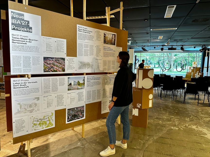 Bis 23. Septmber kann man sich in der IBA-Festivalzentrale in Stuttgart über die Projekte der Internationalen Bauausstellung informieren. Bild: IBA/Tobias Schiller