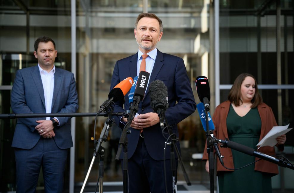 Die Koalition (v.l. Lars Klingbeil, Christian Lindner, Ricarda Lang) zeigt sich handlungsfähig.