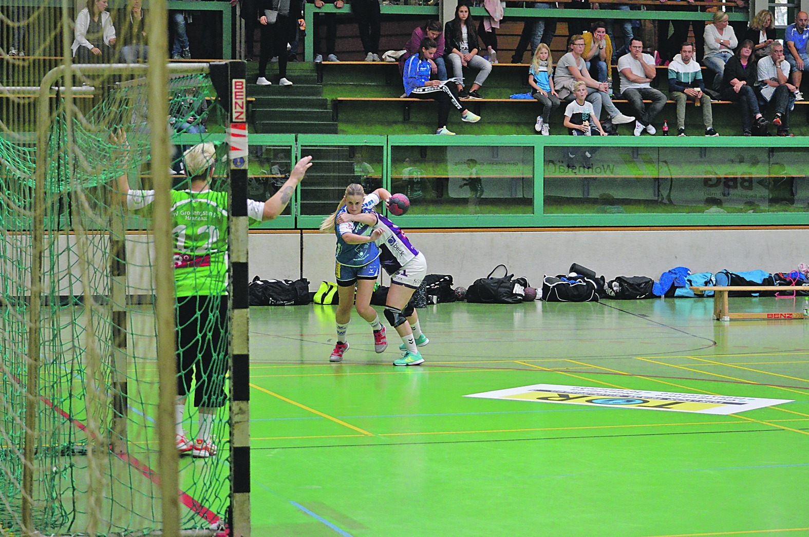 In dieser Saison kaum zu halten: Torjägerin Zana Turkalj strebt mit der HSG Böblingen/Sindelfingen dem Aufstieg in die Württemberg-Liga entgegen. Bild: Zvizdiç