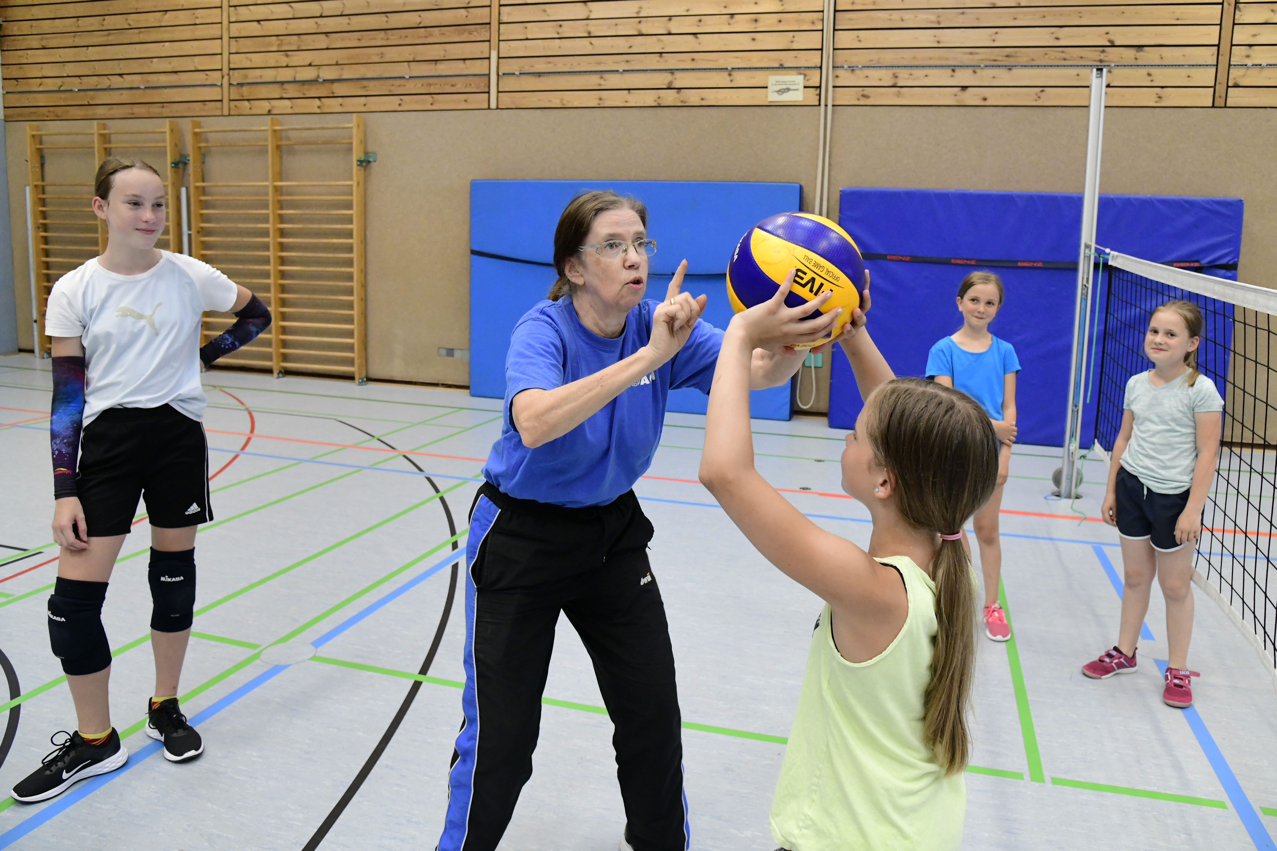 Susanna Mazura-Grohmann ist beim Training des TSV Gärtringen in ihrem Element. Bild: Holom