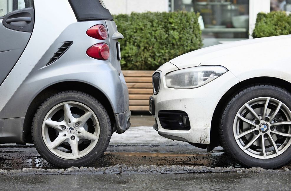 Parkplätze sind in vielen Städten ein teures Gut – für Anwohner aber billig.