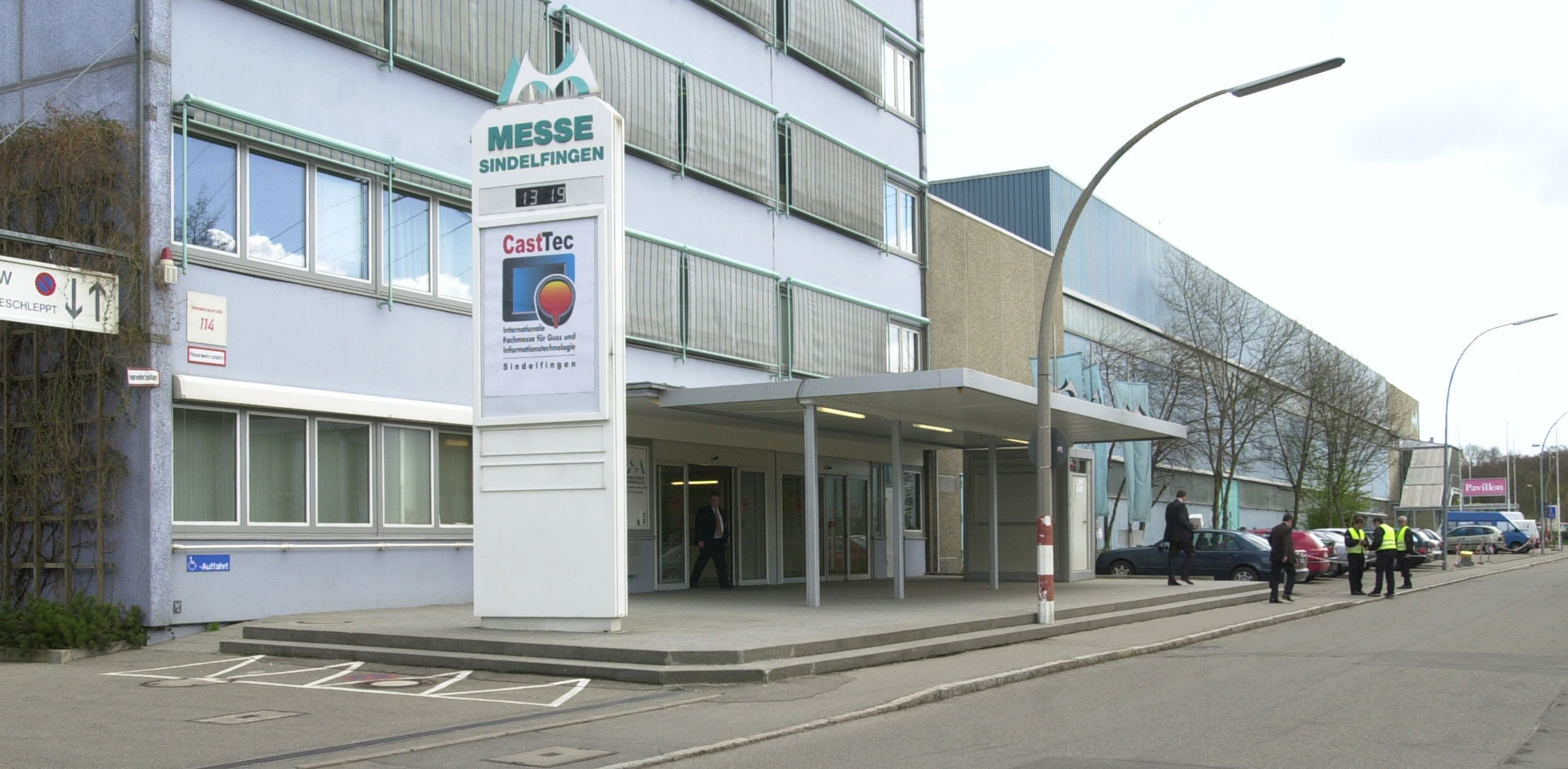 Die Sindelfinger Messehalle wird zu einem Kreisimpfenzentrum (KIZ) umgebaut, um der Corona-Pandemie entgegen zu wirken.                         Bild: Stampe / Archiv