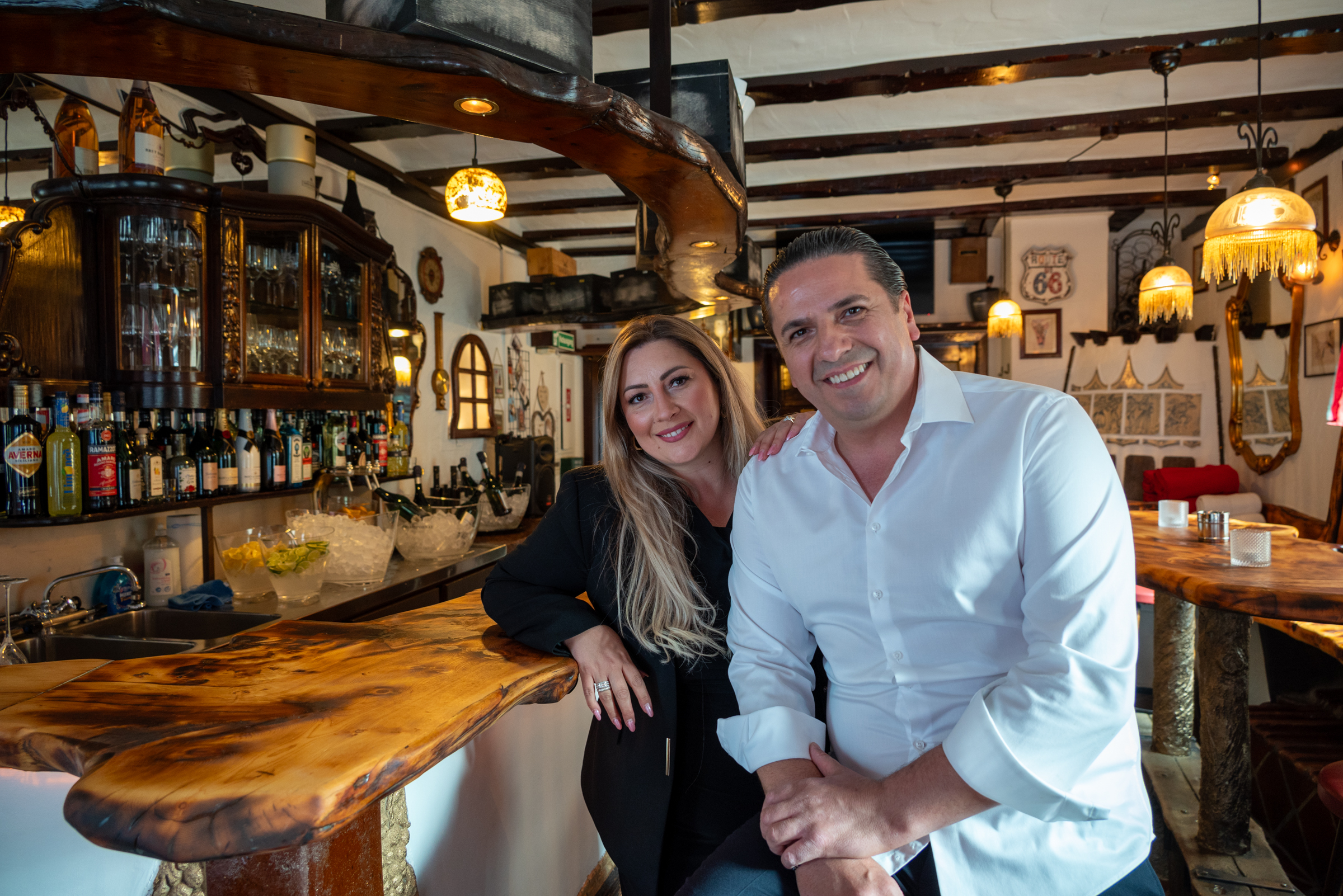 Goca und Paolo Krasniqi erfüllen sich den Traum von einer Bar am Wettbachplatz, ganz im Sinne der verstorbenen Wirtin Rita Droege. Bild: Nüßle
