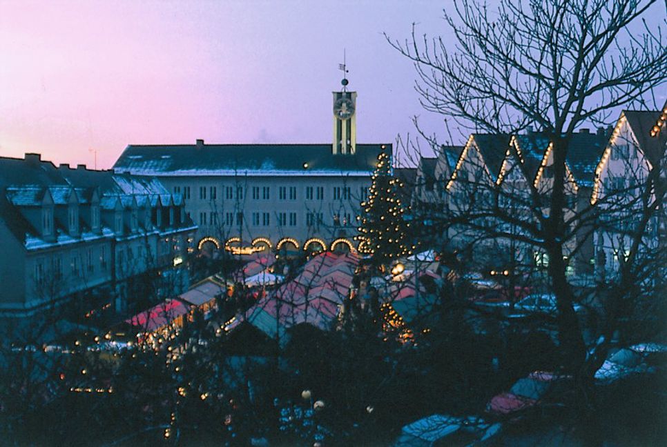 Böblingen: Märchenhafte Idee für den Weihnachtsmarkt - Der Böblinger Stadtrat Manuel Böhler will den Marktplatz zur Adventzeit neu beleben / SPD-Gemeinderatsfraktion beantragt Umsetzung seiner Idee. Foto: z