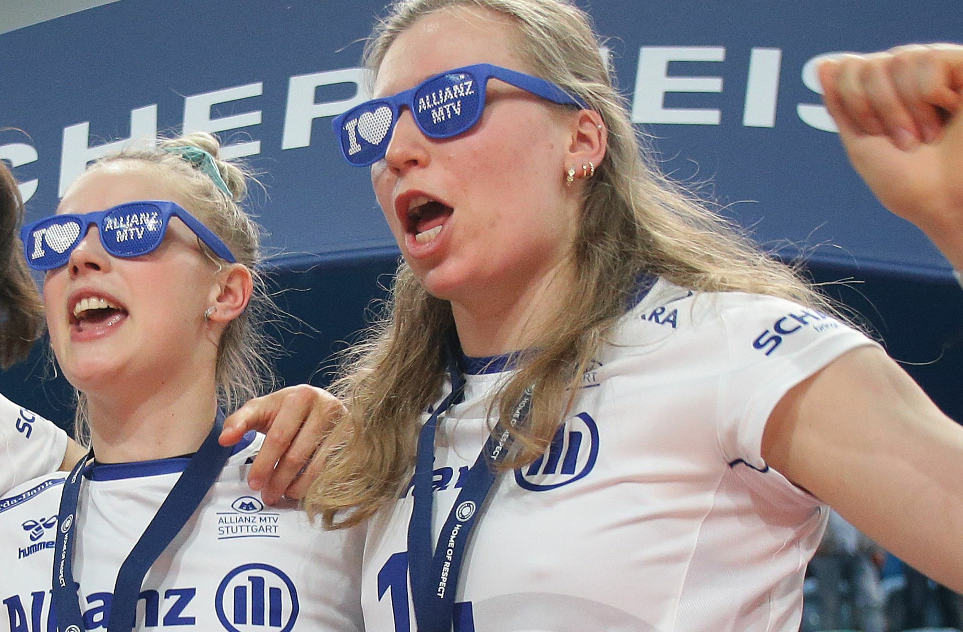 Auch Luisa Keller (li.) und Laura Künzler werden den alten und neuen Meister Allianz MTV Stuttgart verlassen.
