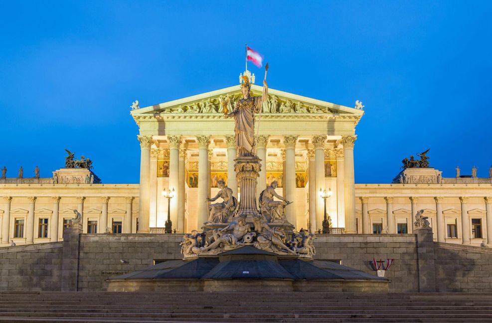 Filz, Postenschacher, Ministeriumsinterventionen: Österreichisches Parlamentsgebäude am Wiener Karl-Renner-Ring