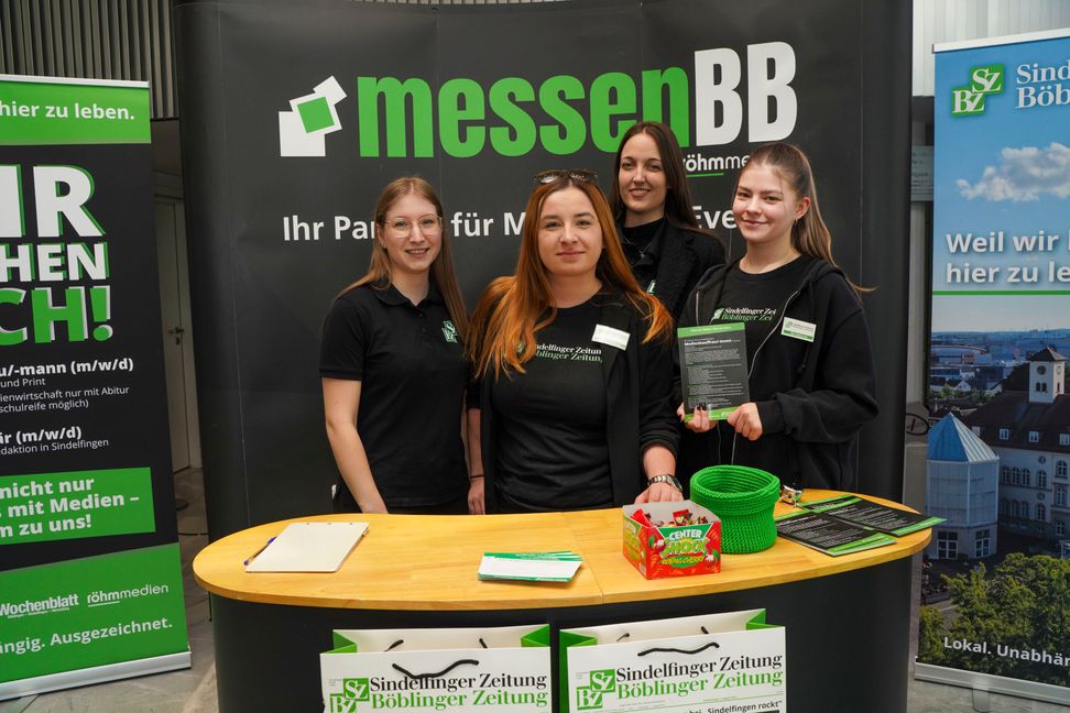 Das SZ/BZ-Team bei der Azubi-Messe (von links): Elina Scheid, Kornelia Cziomer, Ines Brunenberg und Kim Bukovac.   Bild: Dettenmeyer