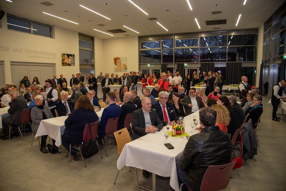 174 geladene Gäste haben den Dankesabend des Landkreises im Kaufmännischen Schulzentrum Böblingen gefeiert.  Bild: Nüßle