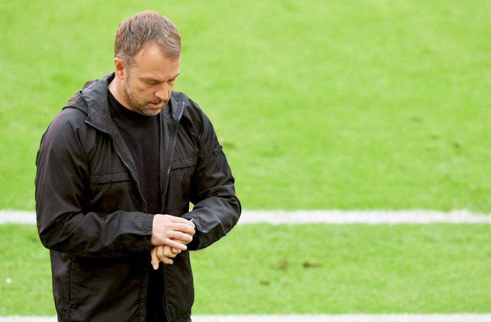 Hansi Flick sieht seine Zeit beim FC Bayern abgelaufen – er will den Rekordmeister verlassen. Foto: AFP/Andreas Gebert