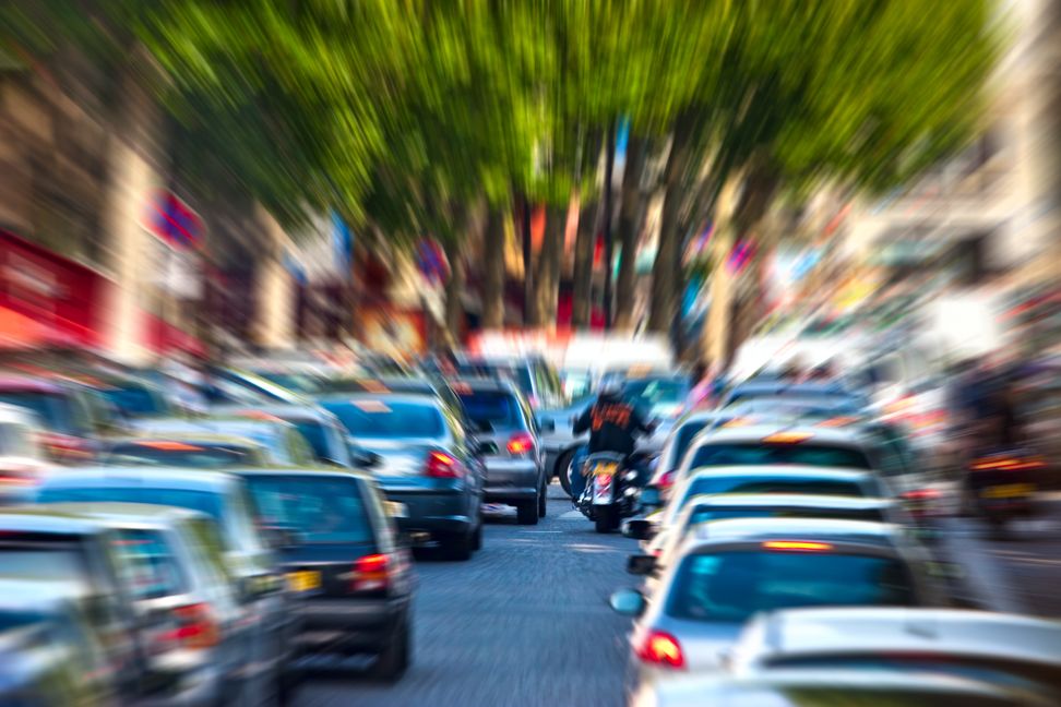 Wenn es künftig weniger Staus geben soll, ist eine gute Verkehrsplanung nötig. Dabei kann helfen, sich an einer Verkehrsbefragung zu beteiligen.    Bild: chaoss / Adobe Stock